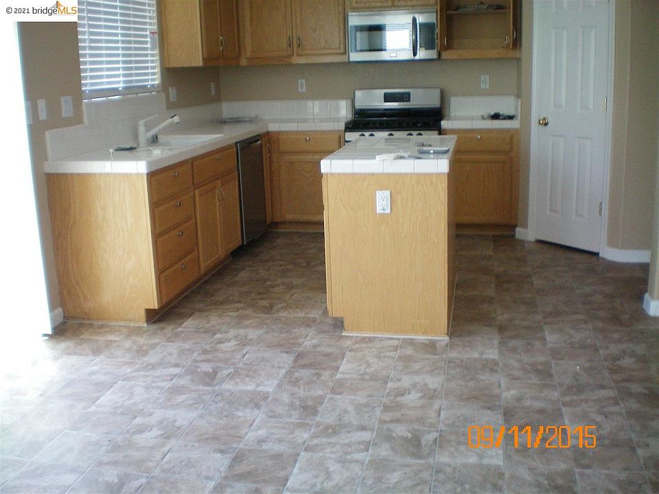 1st image of 912 Thomasville Ct