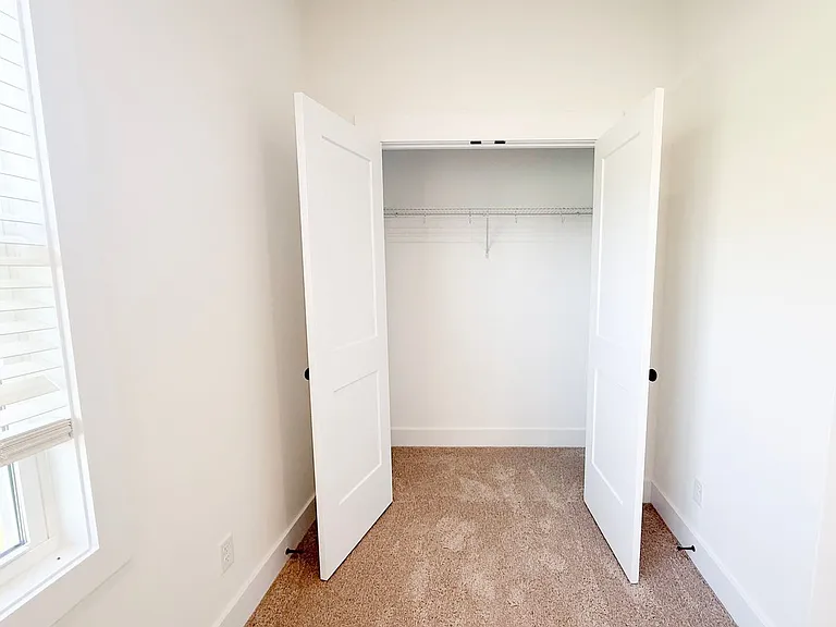 1385 Meridian St — Photo 40