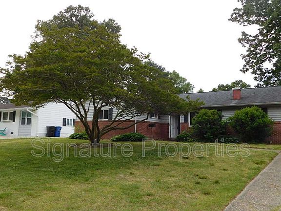 3rd image of 13420 Crest Cir