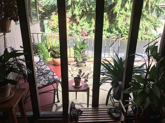 4th image of 1830 E Thurston Ave #1830