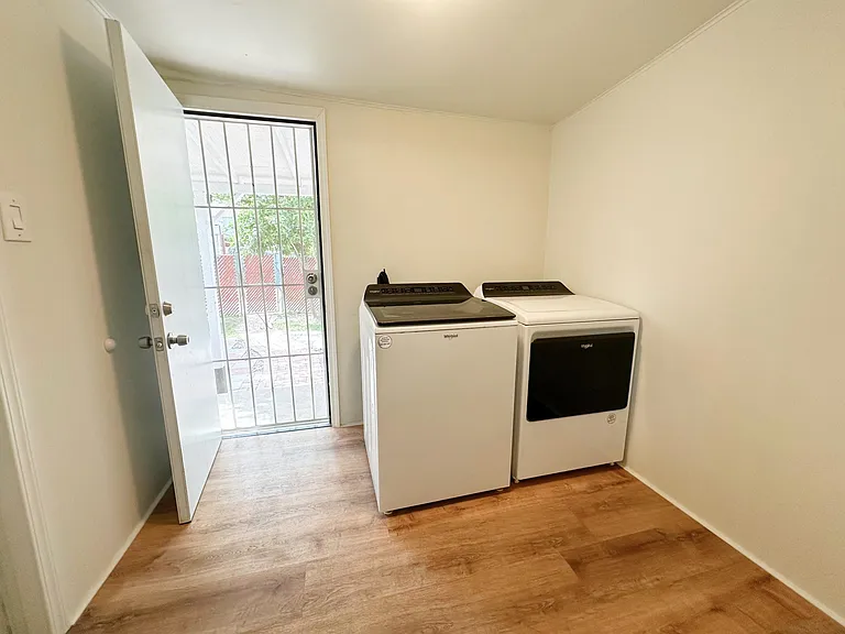 1422 Yosemite Dr — Photo 8