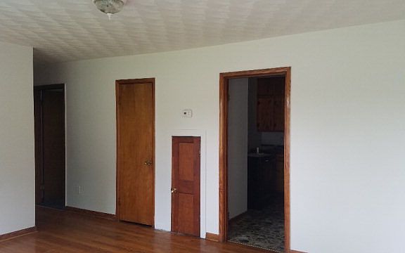 4th image of 1302 Carver Ct