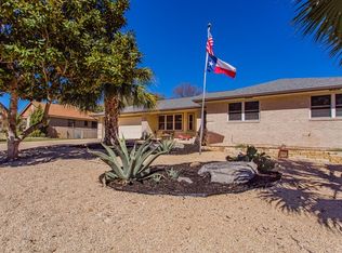 215 Oakview Dr W, Kerrville, TX 78028