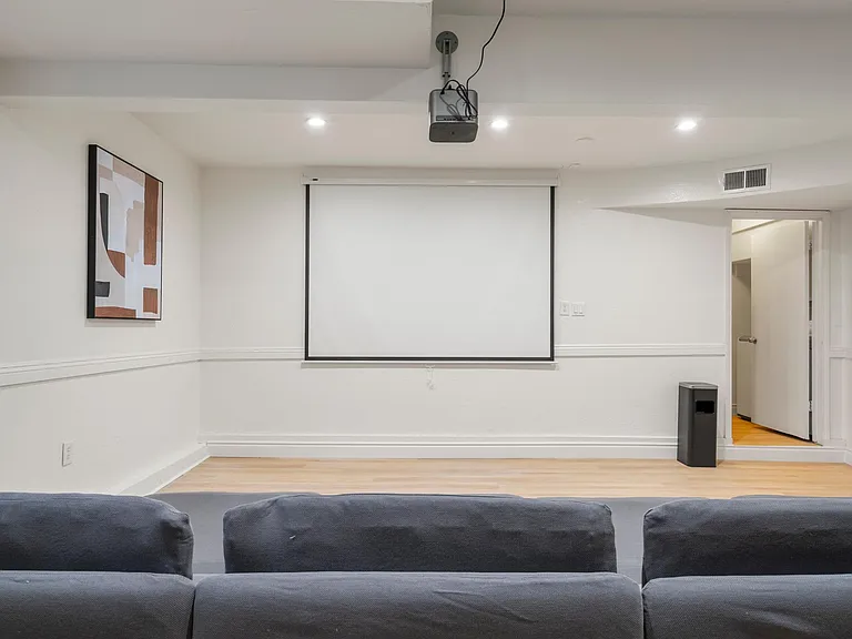 12464 Sanford St — Photo 26