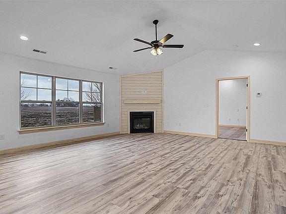 3rd image of 7470 Clarence Ct