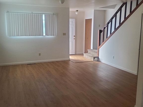 2nd image of 558 Garfield Dr #1