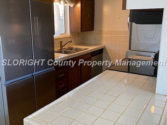3rd image of 427 Norfolk St
