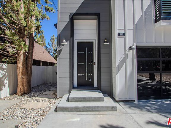 4th image of 305 E Angeles Blvd