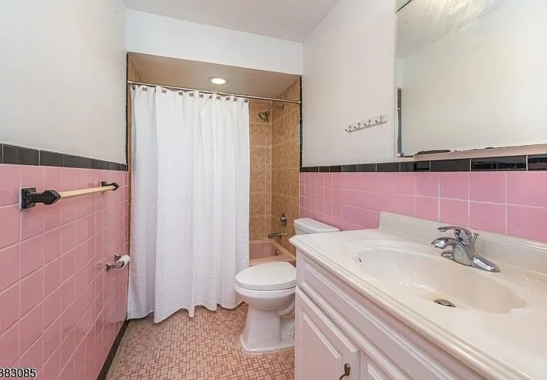 199 Hopkins Ave — Photo 3
