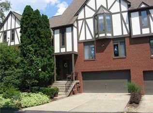 457 Dover Dr, Pittsburgh, PA