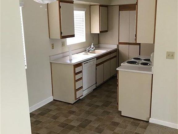 2nd image of 300 E Tujunga Ave APT 307