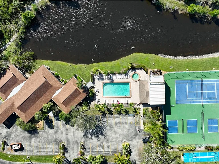 17502 Island Inlet Ct — Photo 23