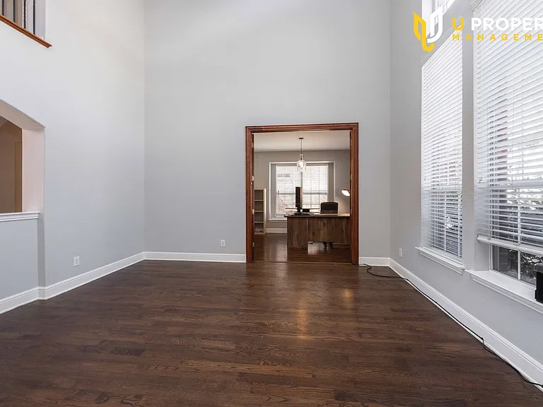 1687 Sandstone Dr — Photo 3