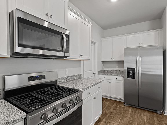 5th image of 503 Still Heights Ln