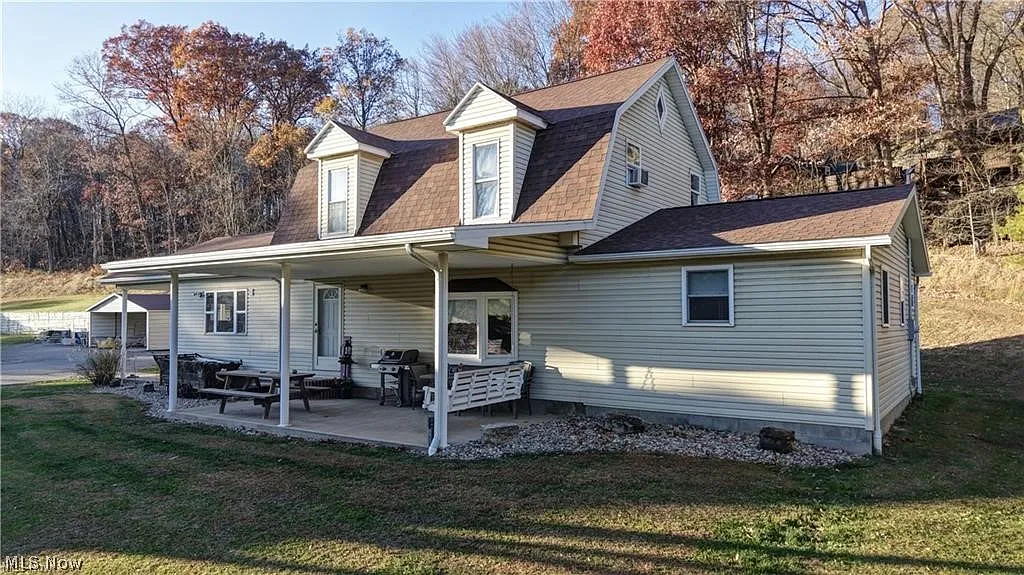 7736 Fort Laurens Rd NW photo 1