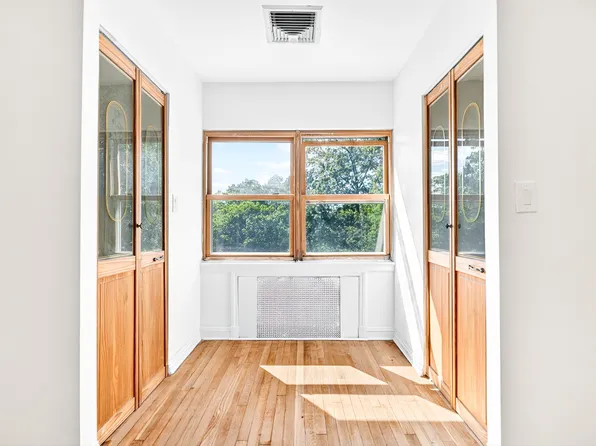 6015 Independence Avenue image 46 of 85