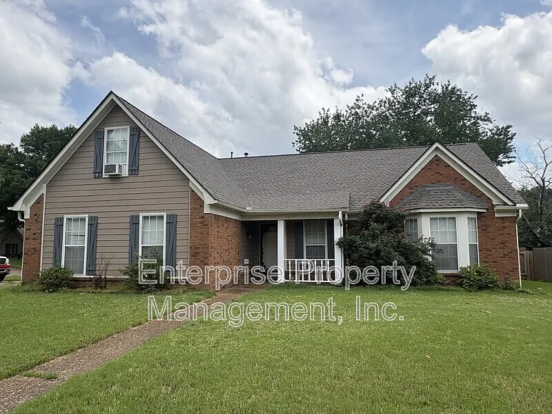 3 bed, 2.0 bath, 1732 sqft, $1,895 — Photo 3