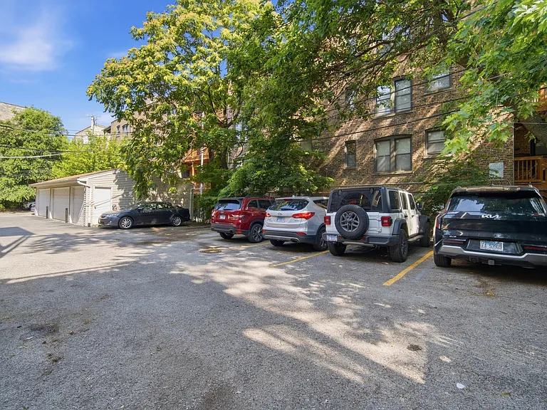 626 W Buckingham Pl #1E — Photo 26