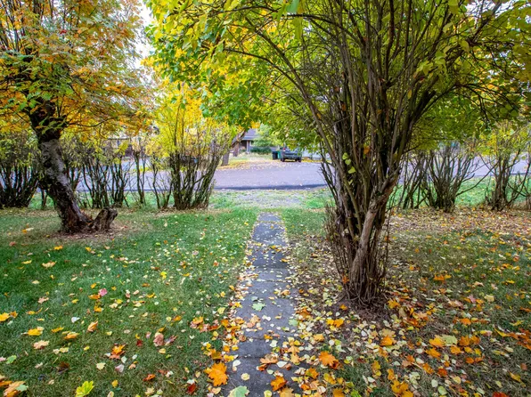 702 W 2nd St, Whitefish, MT 59937
