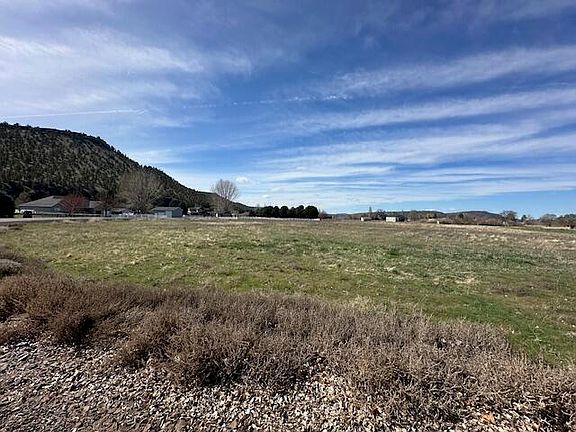4th image of NE Ochoco Creek Ln #-5