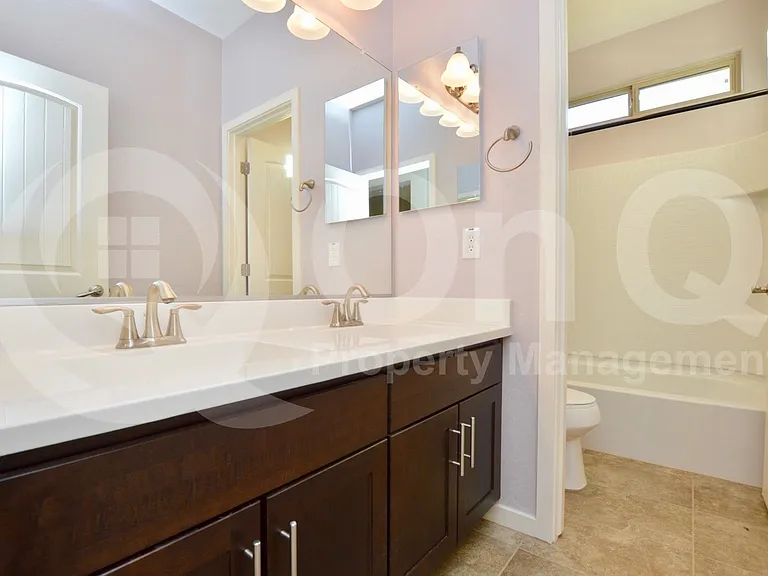 2814 E Quenton St — Photo 17