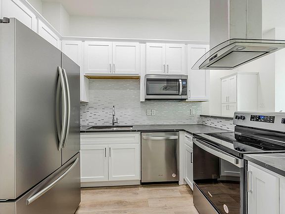 4th image of 1004 Travis Ave #108