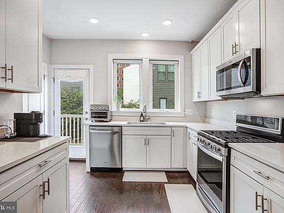 4th image of 583 Shorthorn Way
