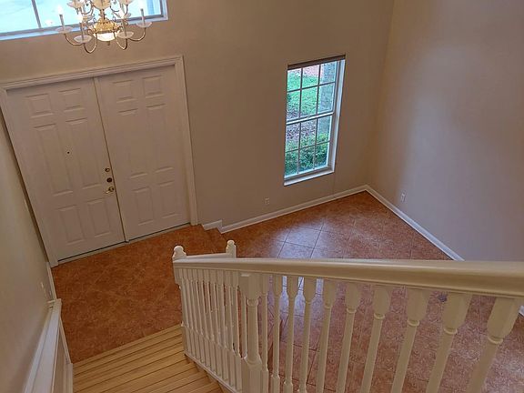 4th image of 16160 La Costa Dr