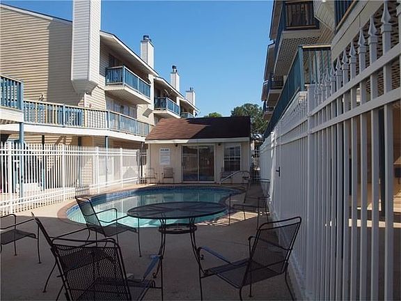 4th image of 901 Joe Yenni Blvd
