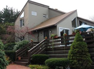 11 Dedham St, Sharon, MA 02067