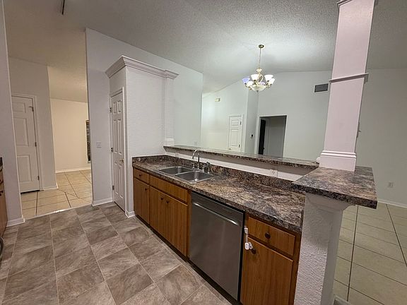 4th image of 1307 Laurel Glen Dr
