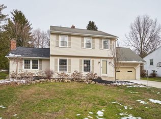 8254 Westhill Dr, Chagrin Falls, OH 44023