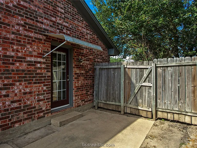 3612 Hollyhock St — Photo 16