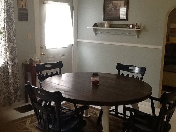 4th image of 22 Oak St
