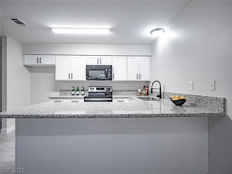817 Mantis Way #2 — Photo 10