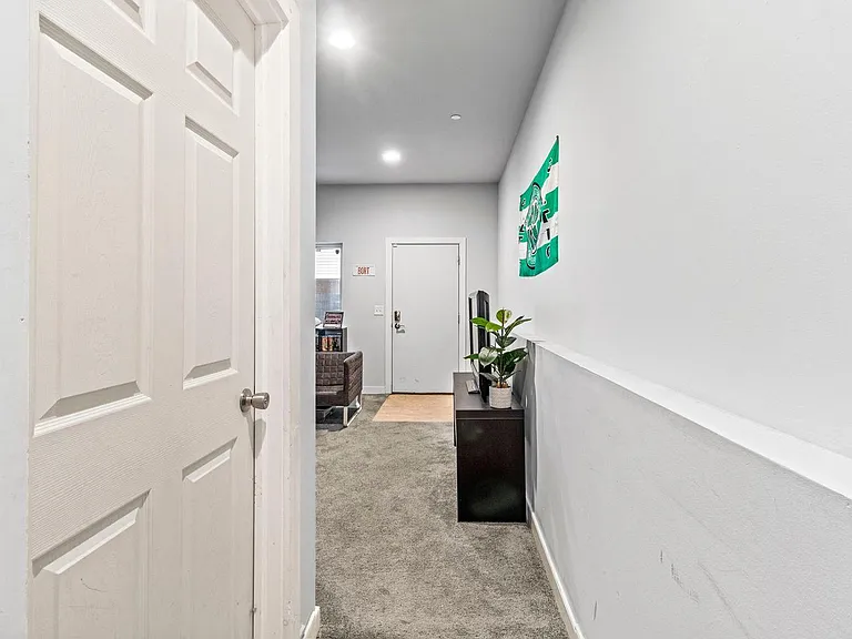 418 Fairmount Ave — Photo 32