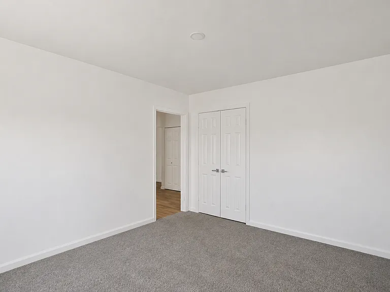 1005 E Mariposa St — Photo 12