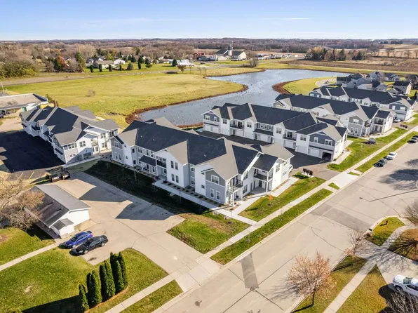 Autumn Wood - 624 (Building 1), 624 Autumn Wood Pkwy #F, Deerfield, WI 53531