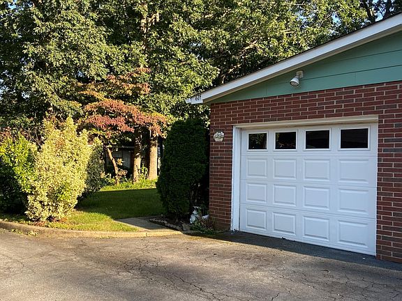 3rd image of 61F Buckingham Dr #1006