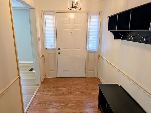 2nd image of 6913 Crandall Ct