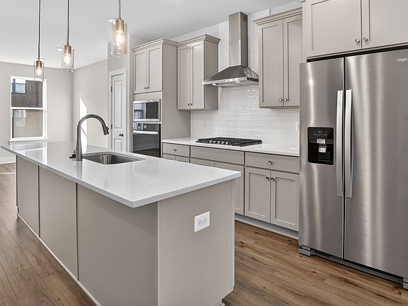 5th image of 2719 Light St