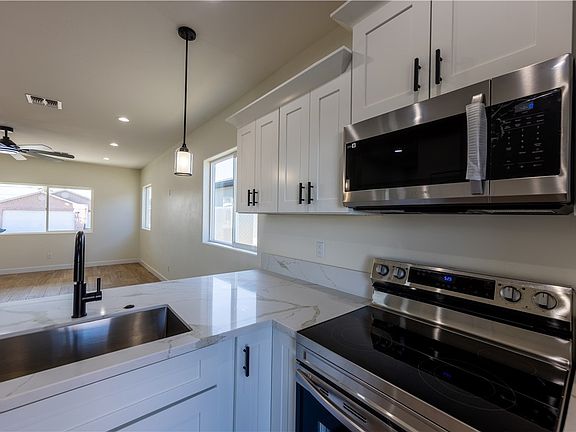 5th image of 1785 Tejon Dr
