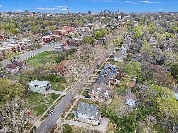 5th image of 4043 Forest Ave