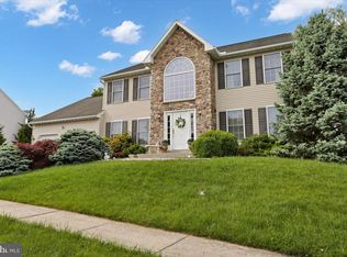 10 Prospect Dr, Sinking Spring, PA 19608