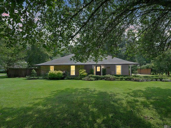 3rd image of 7566 Kingsley Dr