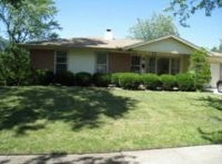 274 Tower Ln, Elk Grove Village, IL 60007