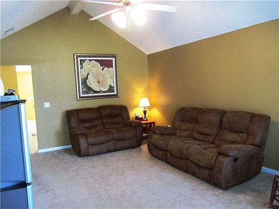 5th image of 106 Williamsburg Dr