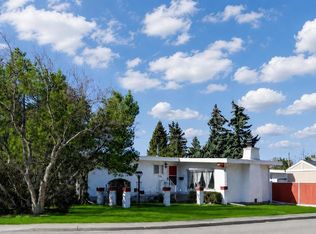 6451 N 70th St NW, Calgary, AB T3B 3J5