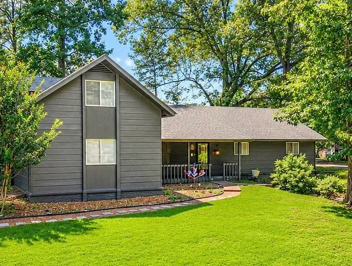 5 bed, 2489 sqft, $3,199 — Photo 1