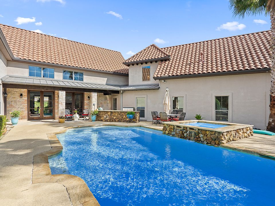 1st image of 3 Dashwood Ct